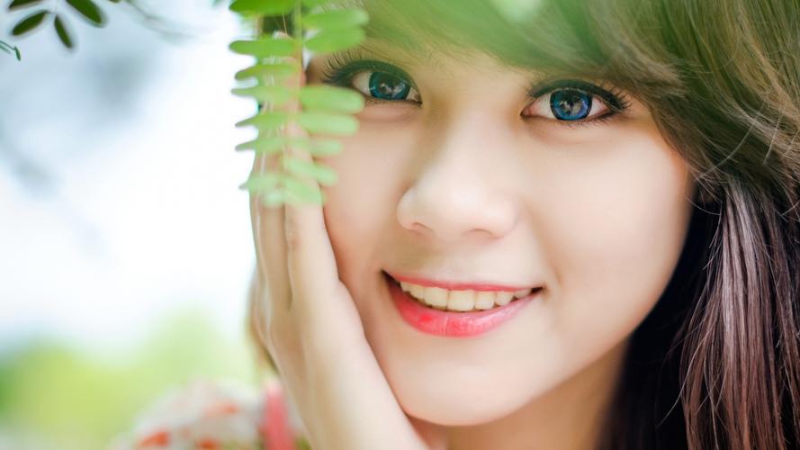 国铁集团：铁路暑运旅客发送量突破两亿人次